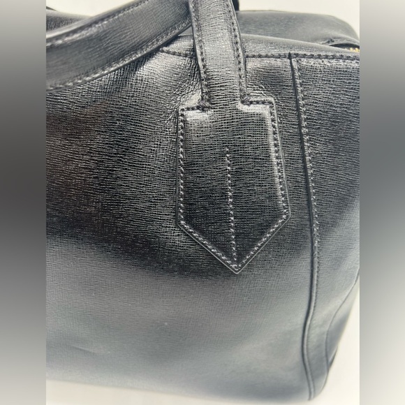 Neely and Chloe black leather shoulder bag - Picture 14 of 15